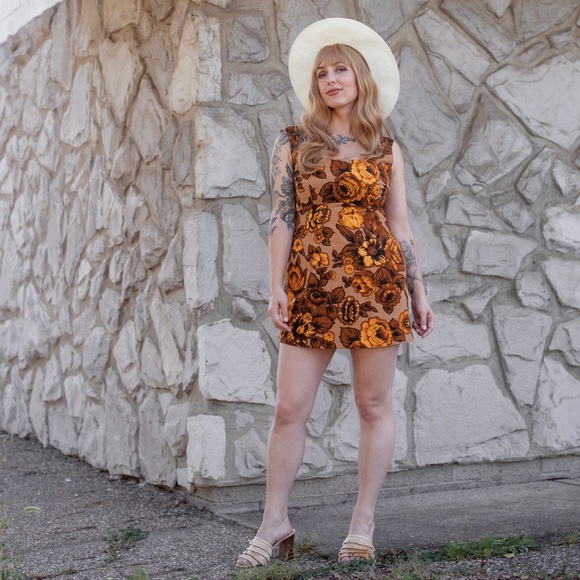 Meet your Posher, Amanda - Picture 3 of 3